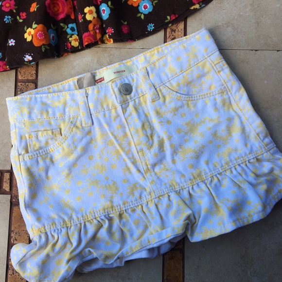 Skirts - Picture 3 of 6